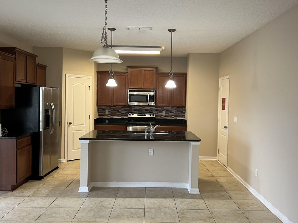 Spacious Yellow Bluff Beauty property image