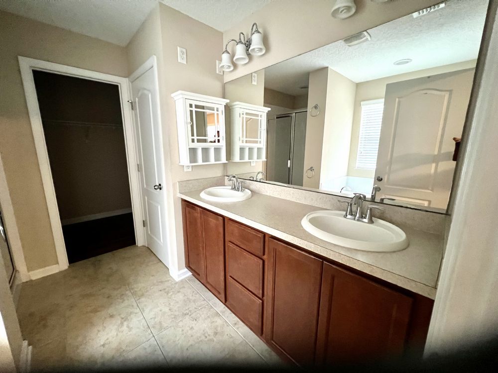 Spacious Yellow Bluff Beauty property image