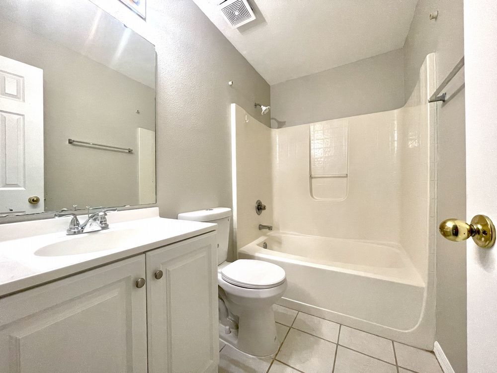 Charming 3-bed, 2-bath in Convenient Location property image