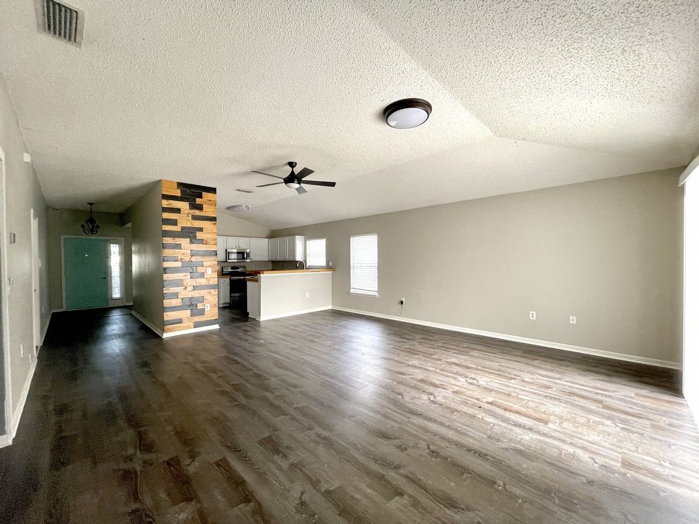 Spacious 4-Bedroom Home in East Arlington: Your Ideal Blend of Comfort and Convenience property image