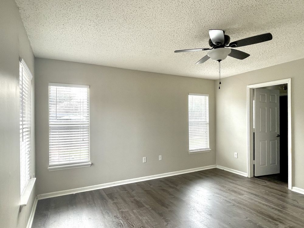Spacious 4-Bedroom Home in East Arlington: Your Ideal Blend of Comfort and Convenience property image