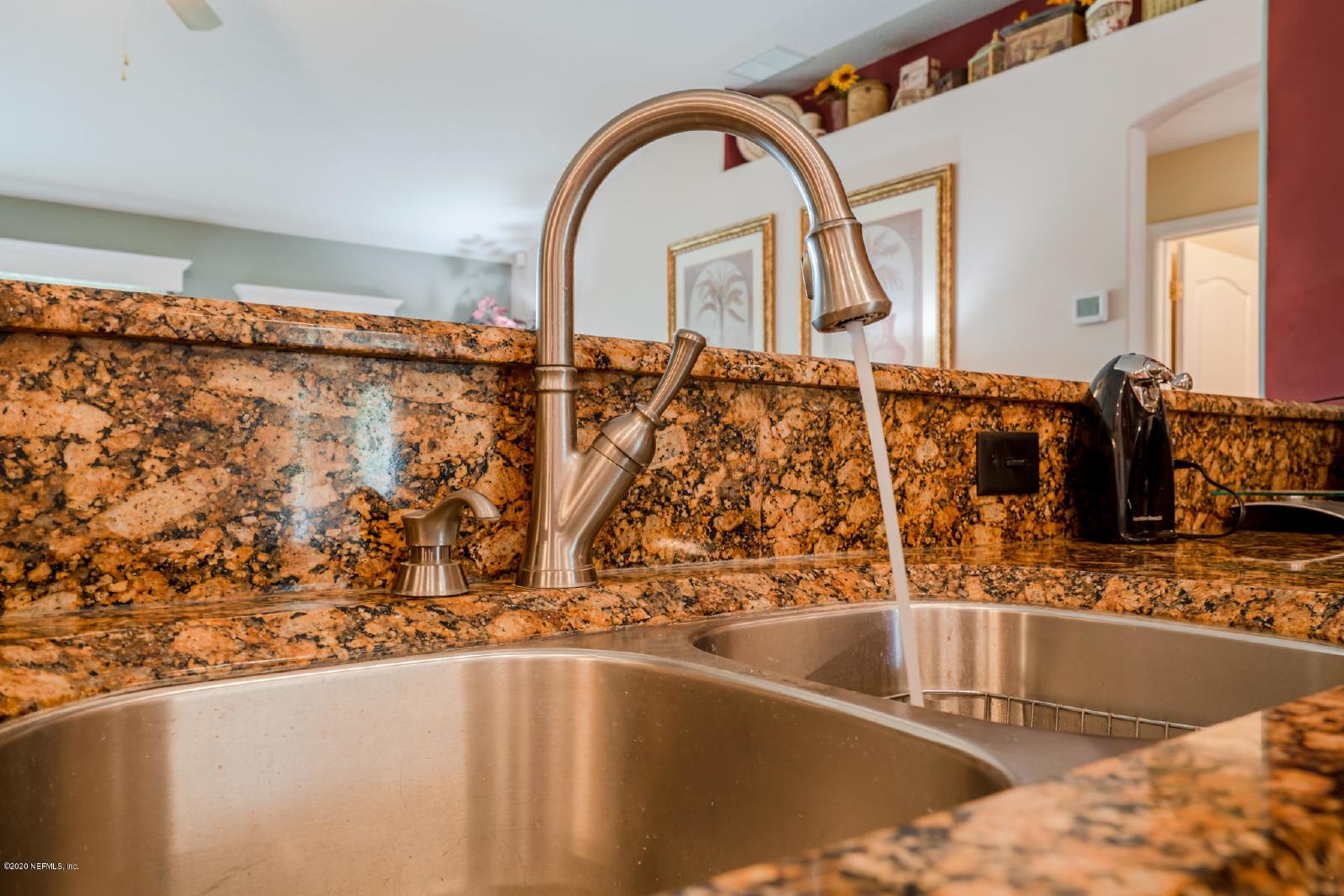 Large 3 bedroom with separate office in Captiva Bluff property image