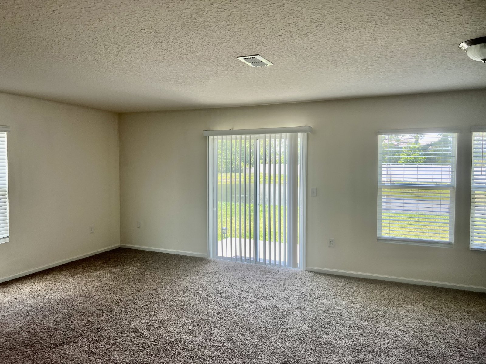 Like New 3/2 Northside home property image