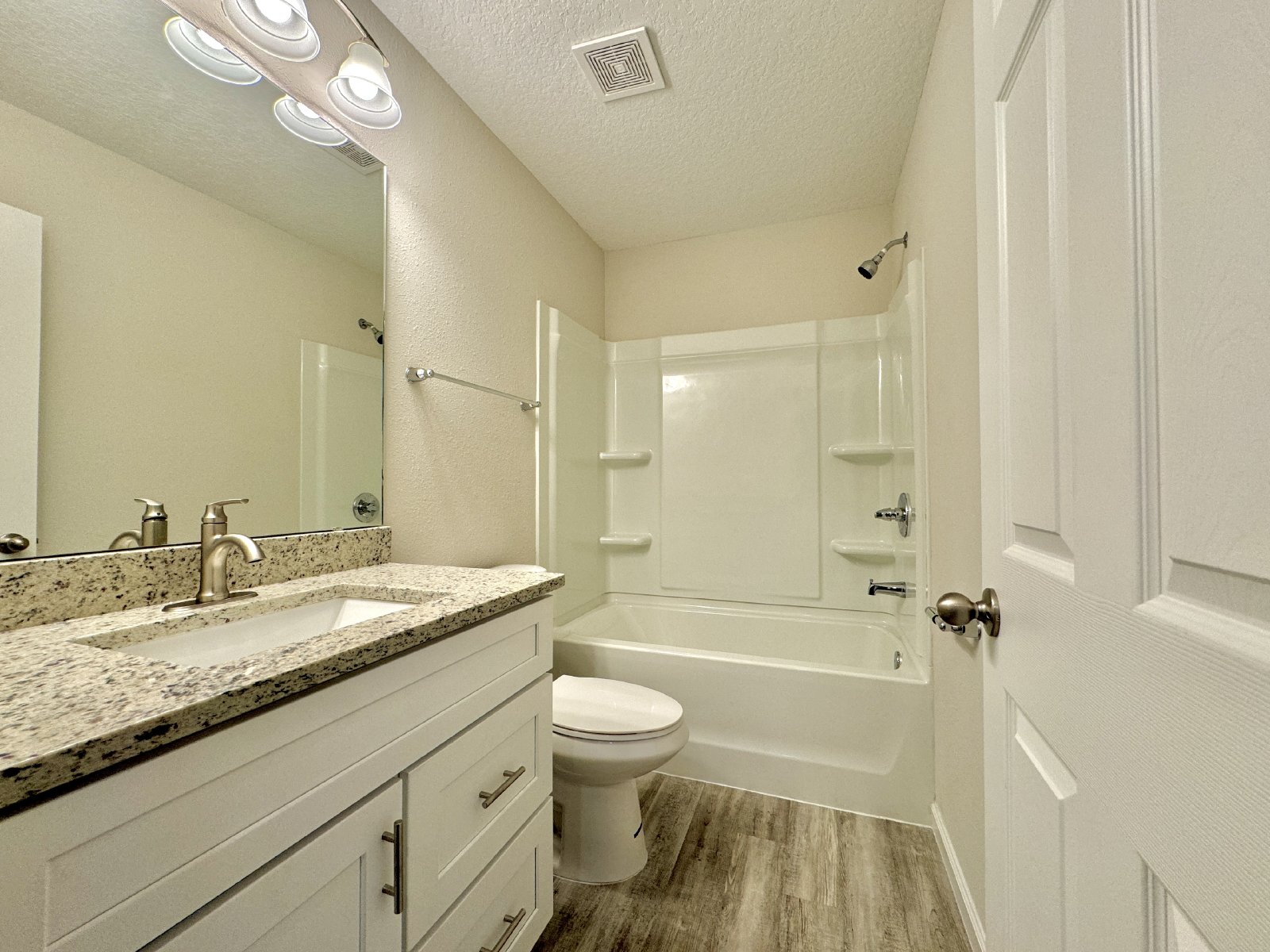 4-Bedroom Home with Modern Elegance and Prime Location! property image