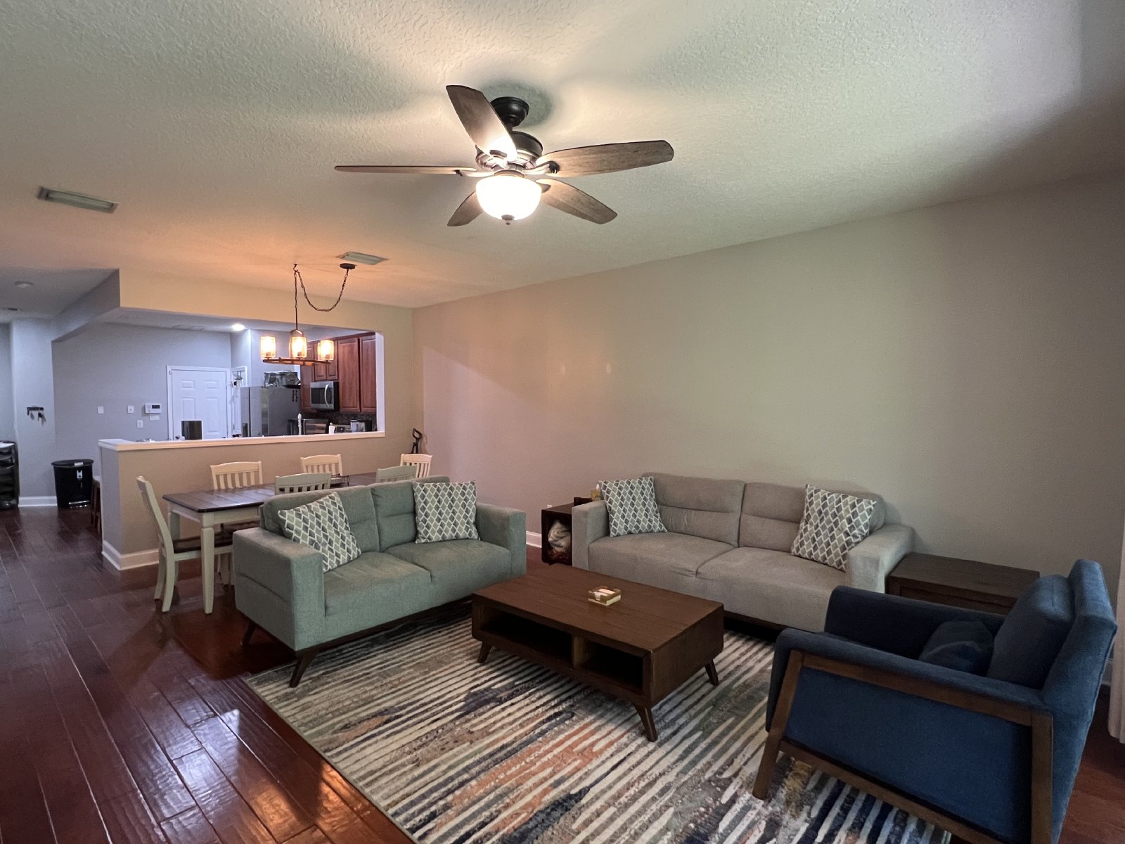 Charming 3-Bedroom Townhome with Hardwood Floors and Community Amenities Near St. Johns Town Center property image