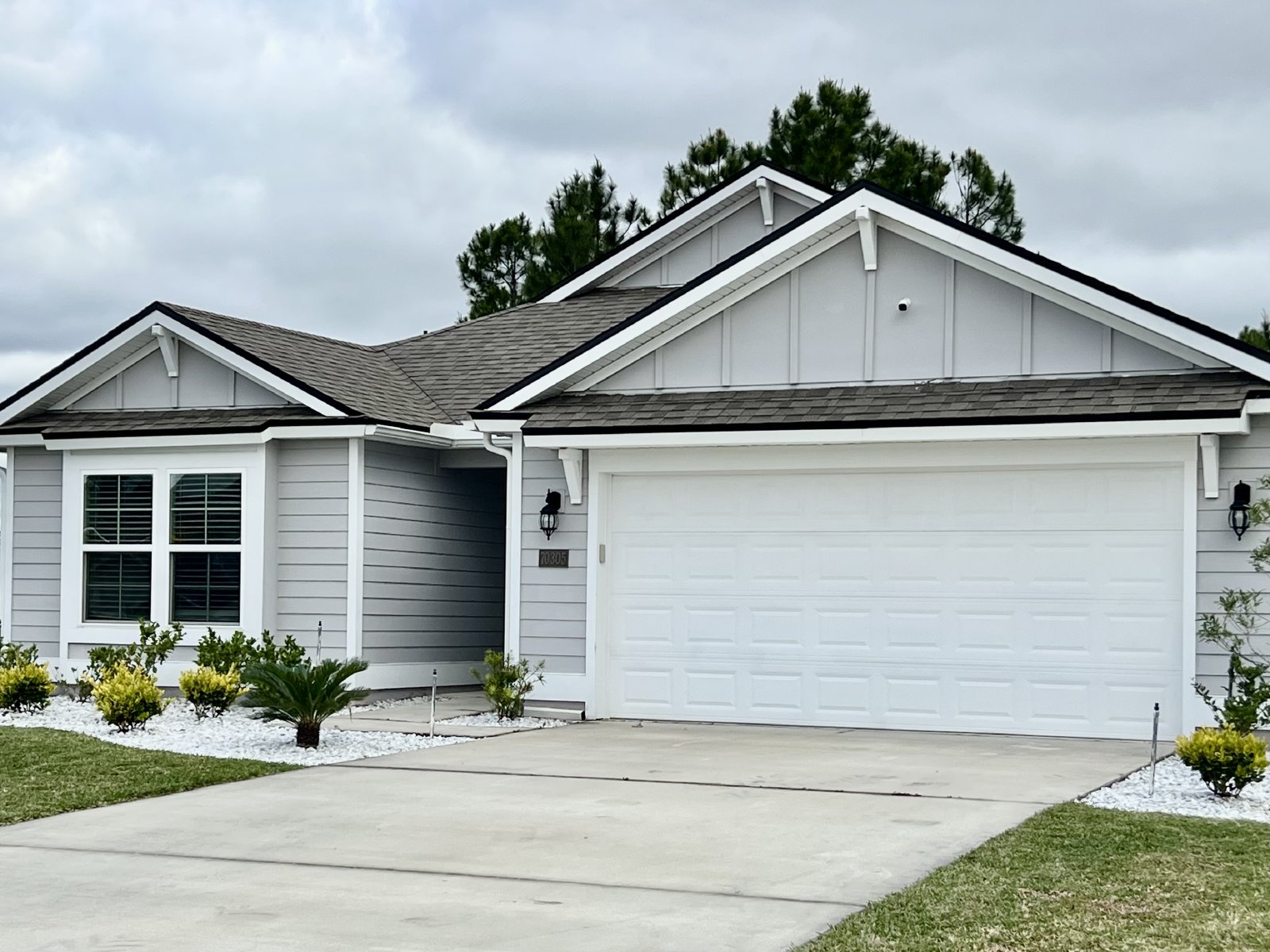 Almost new 4 bedroom home in River Glen property image