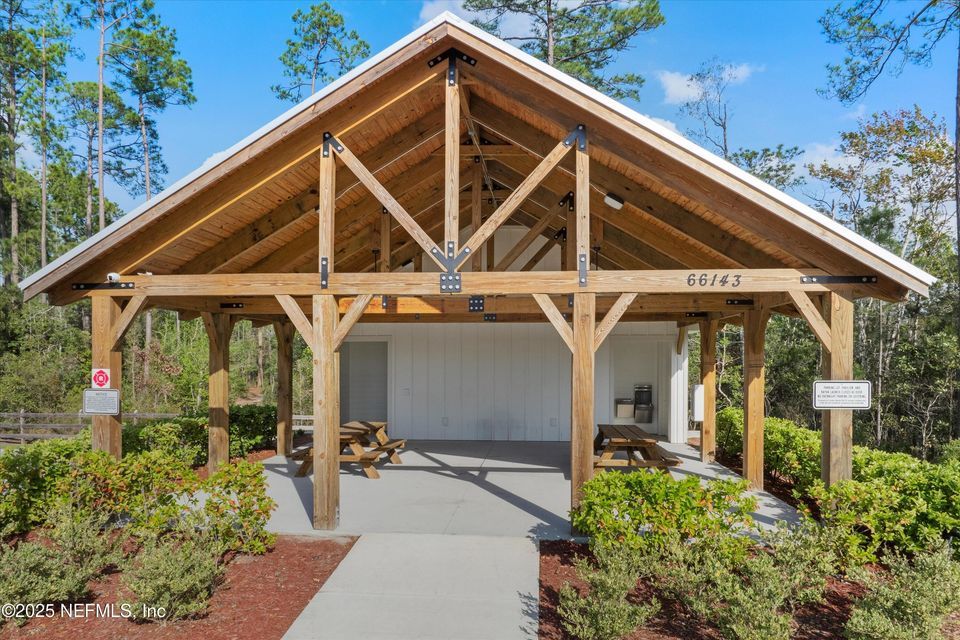 Almost new 4 bedroom home in River Glen property image