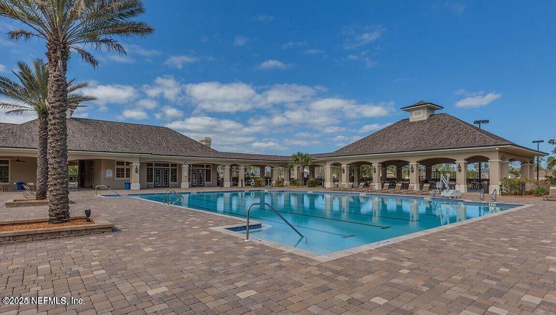 Almost new 4 bedroom home in River Glen property image