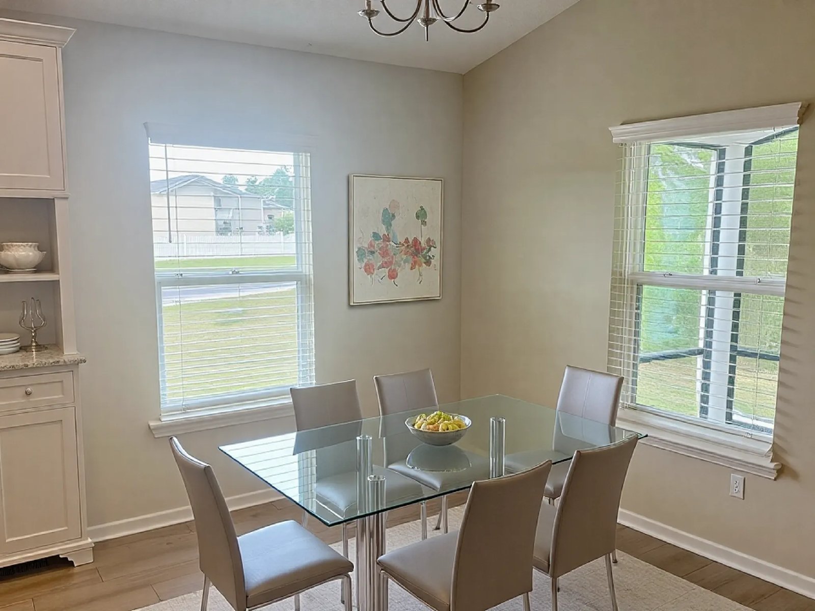 Almost new 4 bedroom home in River Glen property image