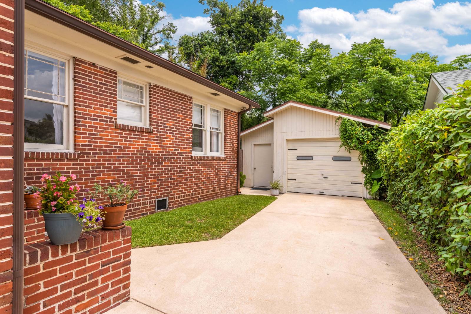 Adorable Avondale Bungalow! property image