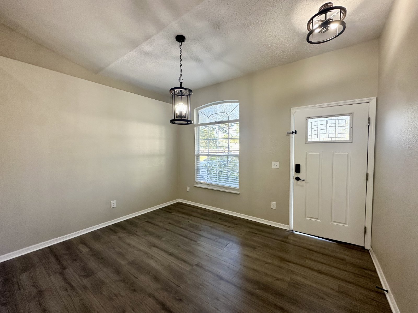 Adorable, Updated Home in Heart of Middleburg! property image