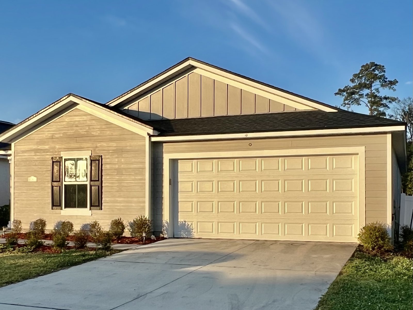 Beautiful 4 Bedroom Home with Pond Views property image