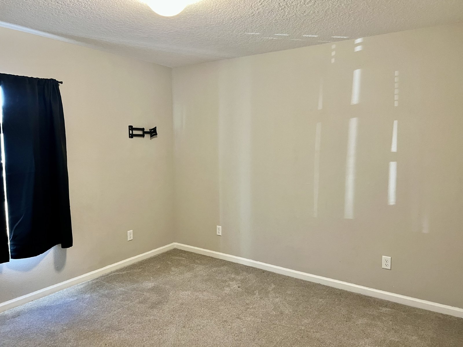 Beautiful 4 Bedroom Home with Pond Views property image