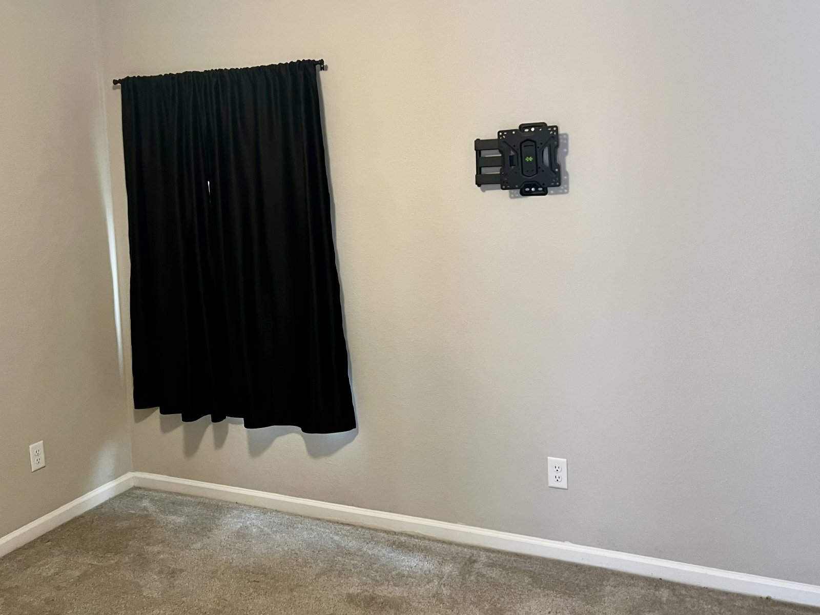 Beautiful 4 Bedroom Home with Pond Views property image