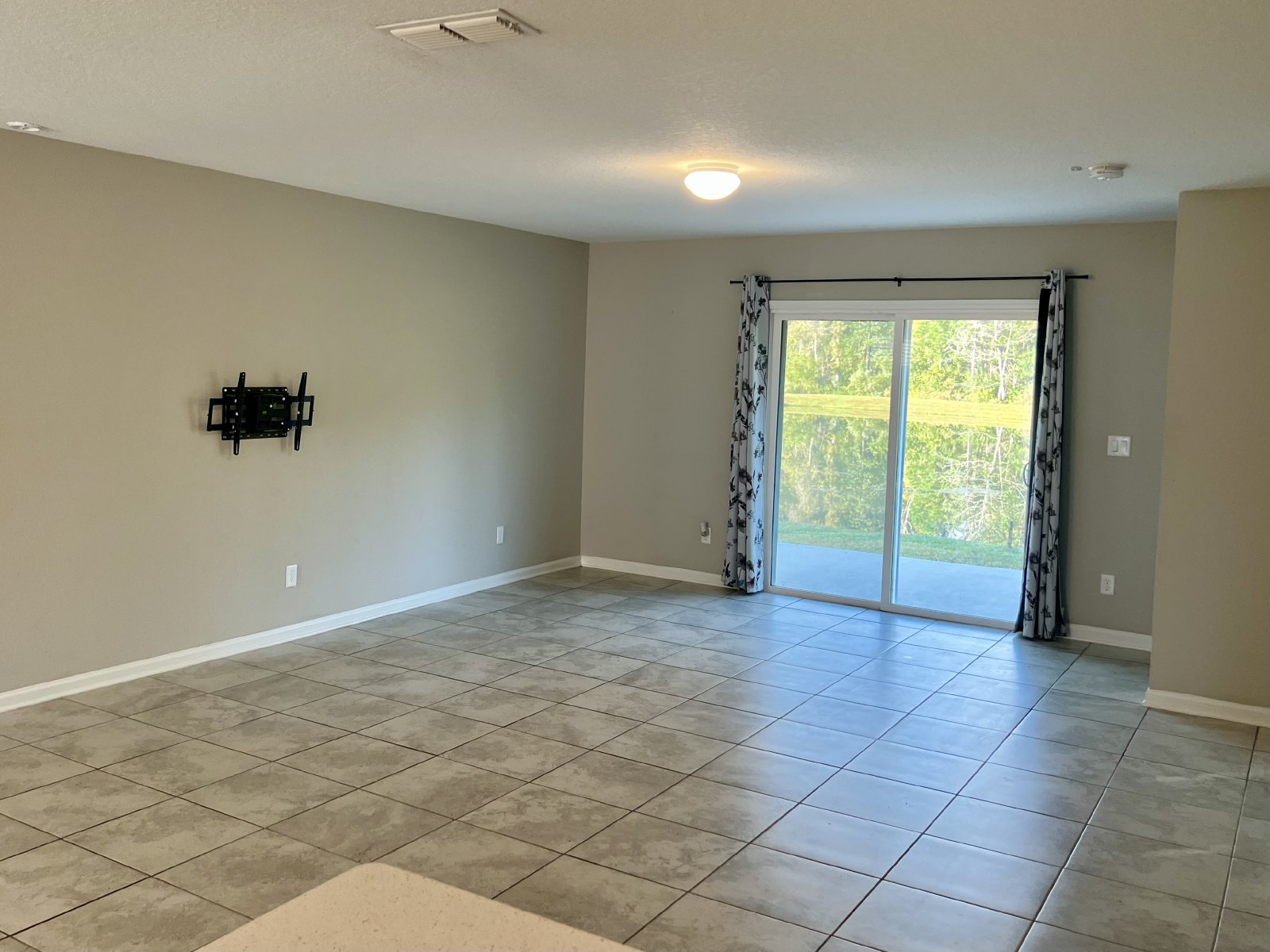 Beautiful 4 Bedroom Home with Pond Views property image