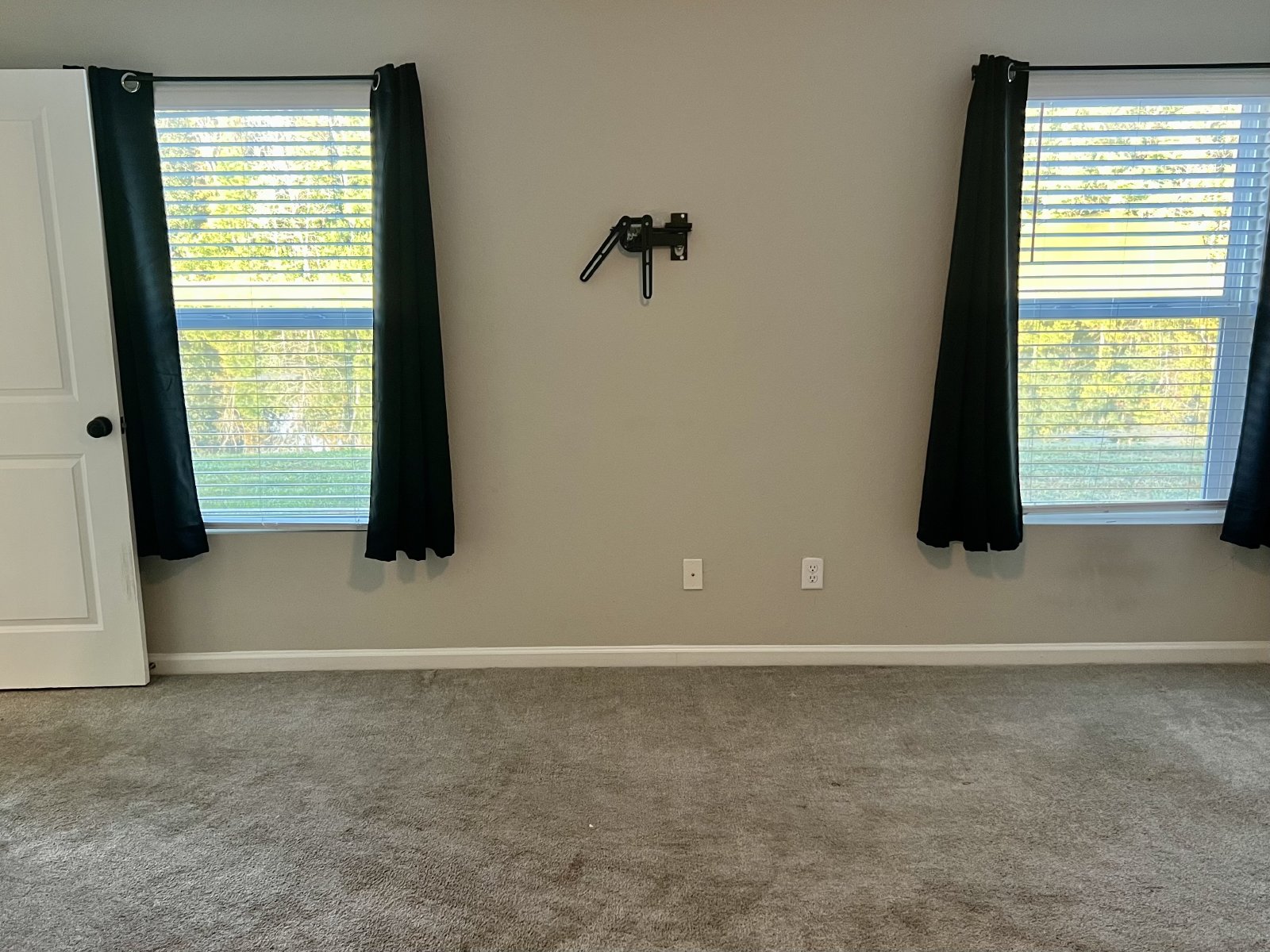 Beautiful 4 Bedroom Home with Pond Views property image