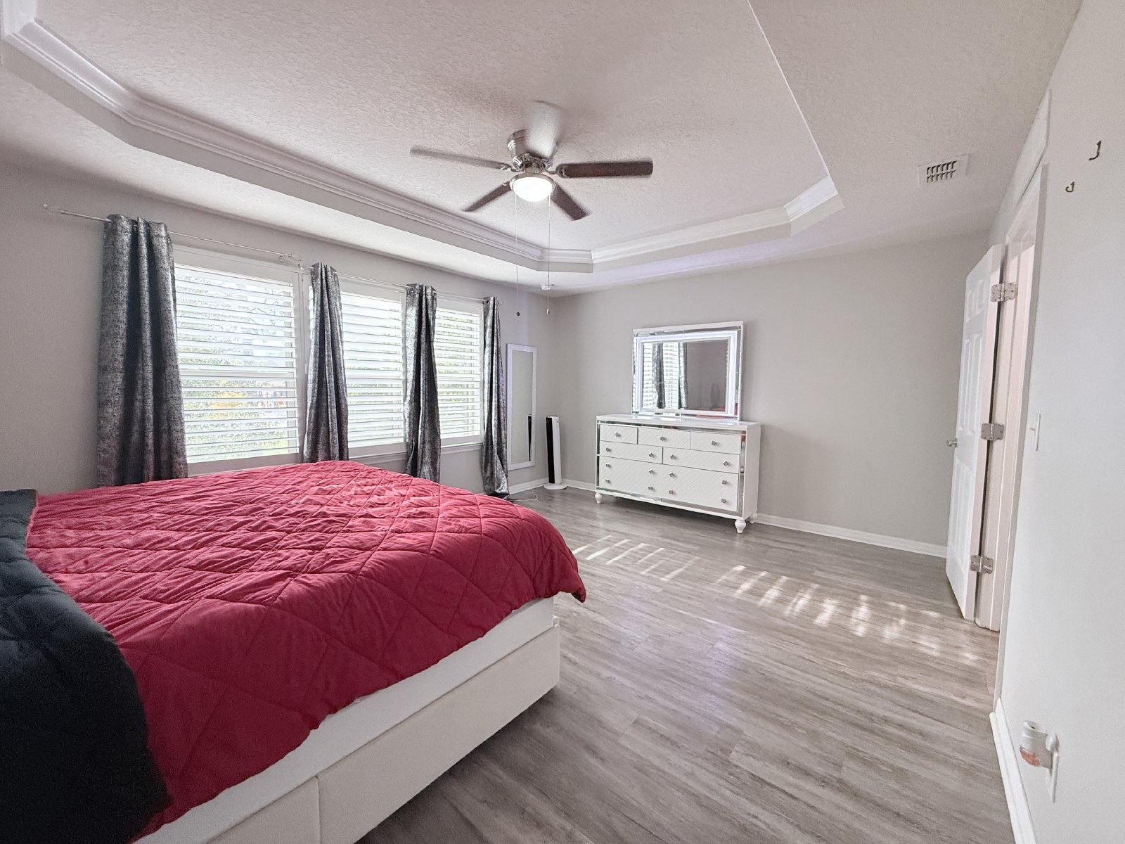 Updated Townhome in Gated Community, Spacious Layout & No Carpet! property image