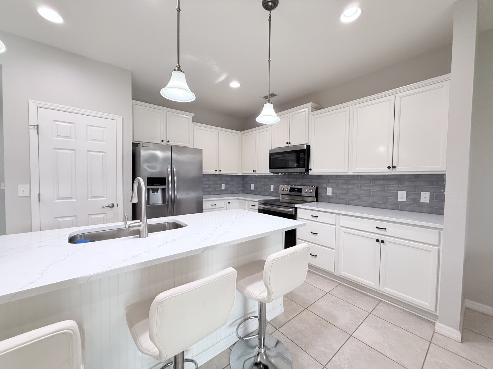 Updated Townhome in Gated Community, Spacious Layout & No Carpet! property image