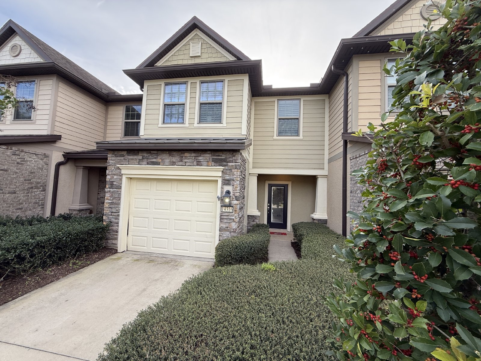 Updated Townhome in Gated Community, Spacious Layout & No Carpet! property image