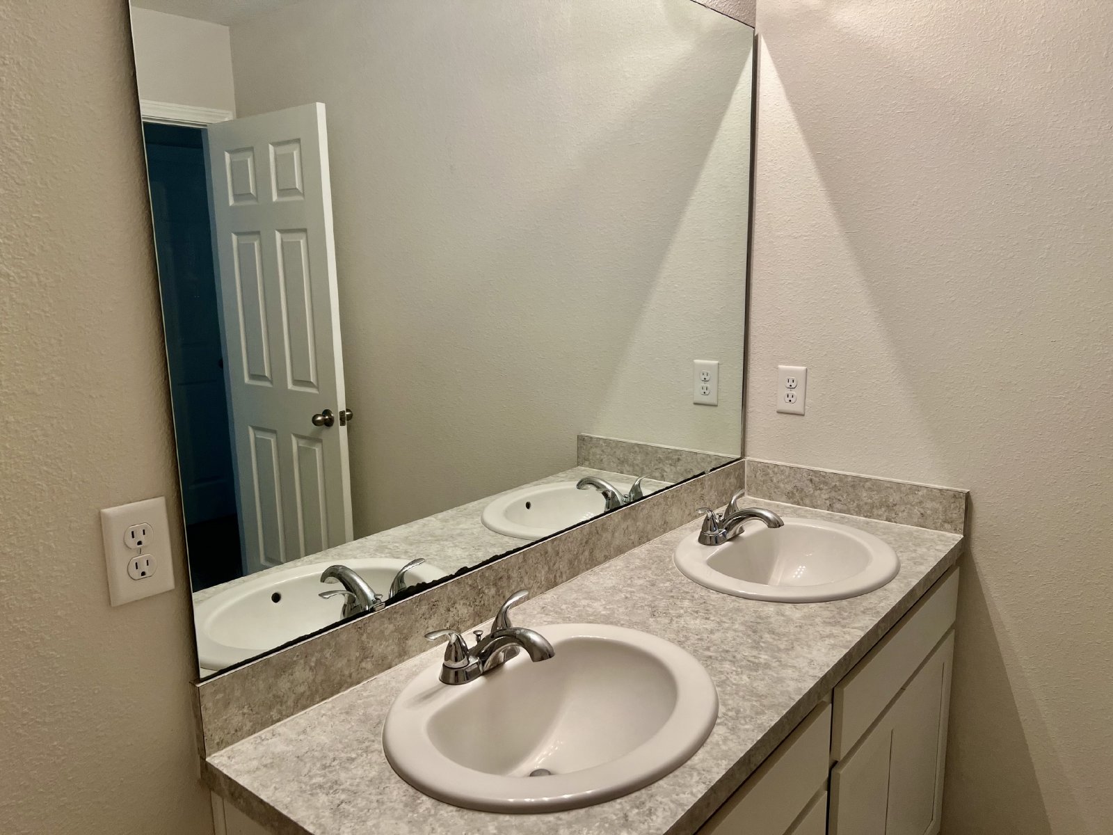 Beautiful 4 Bedroom • 2.5 Bath Home in Gated Community – Prime Location! property image