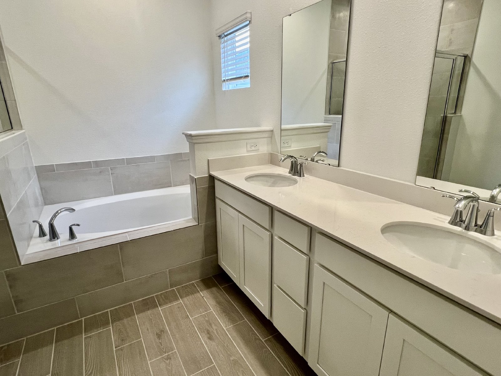 Stunning 4-Bed, 3-Bath Home with 3-Car Garage | Built in 2024 property image