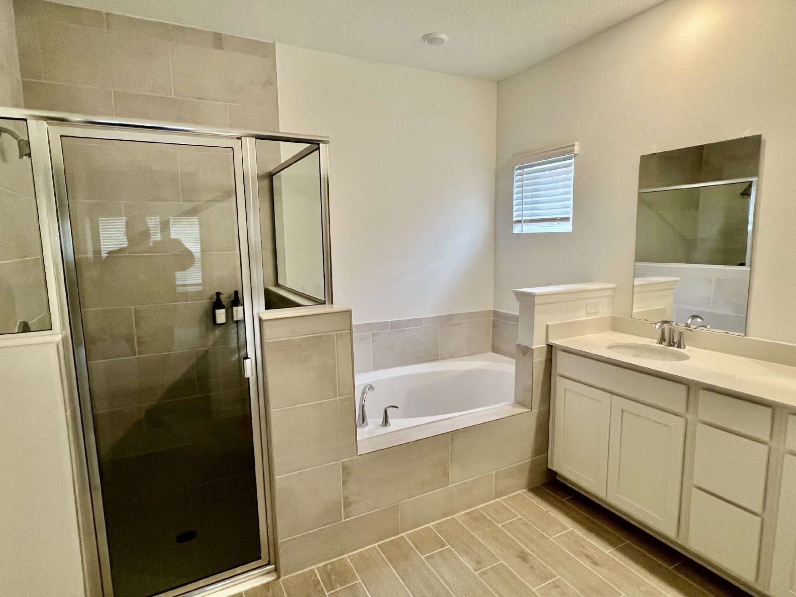 Stunning 4-Bed, 3-Bath Home with 3-Car Garage | Built in 2024 property image