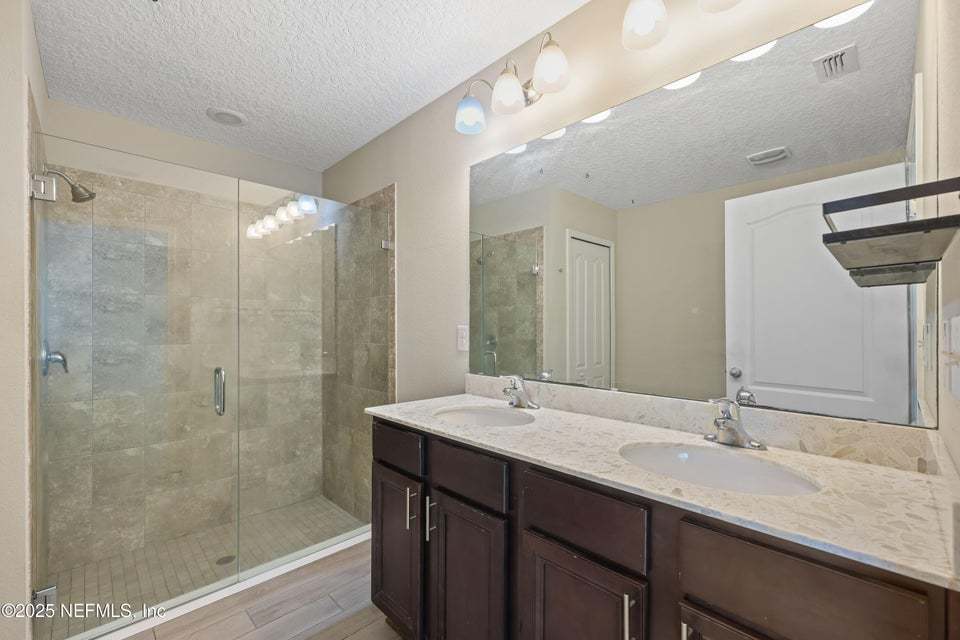 Beautiful 3-Bed, 2-Bath Home in a Highly Desirable Amenity-Rich Community! property image