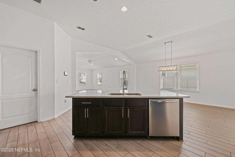 Beautiful 3-Bed, 2-Bath Home in a Highly Desirable Amenity-Rich Community! property image