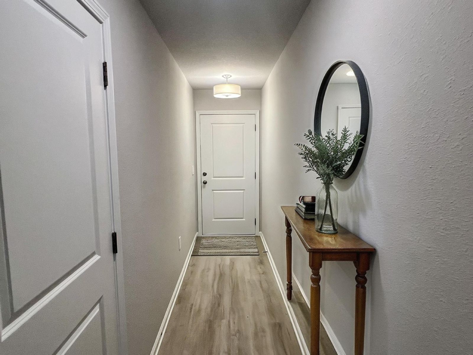 Almost new 3-bedroom 2.5 bath townhome property image