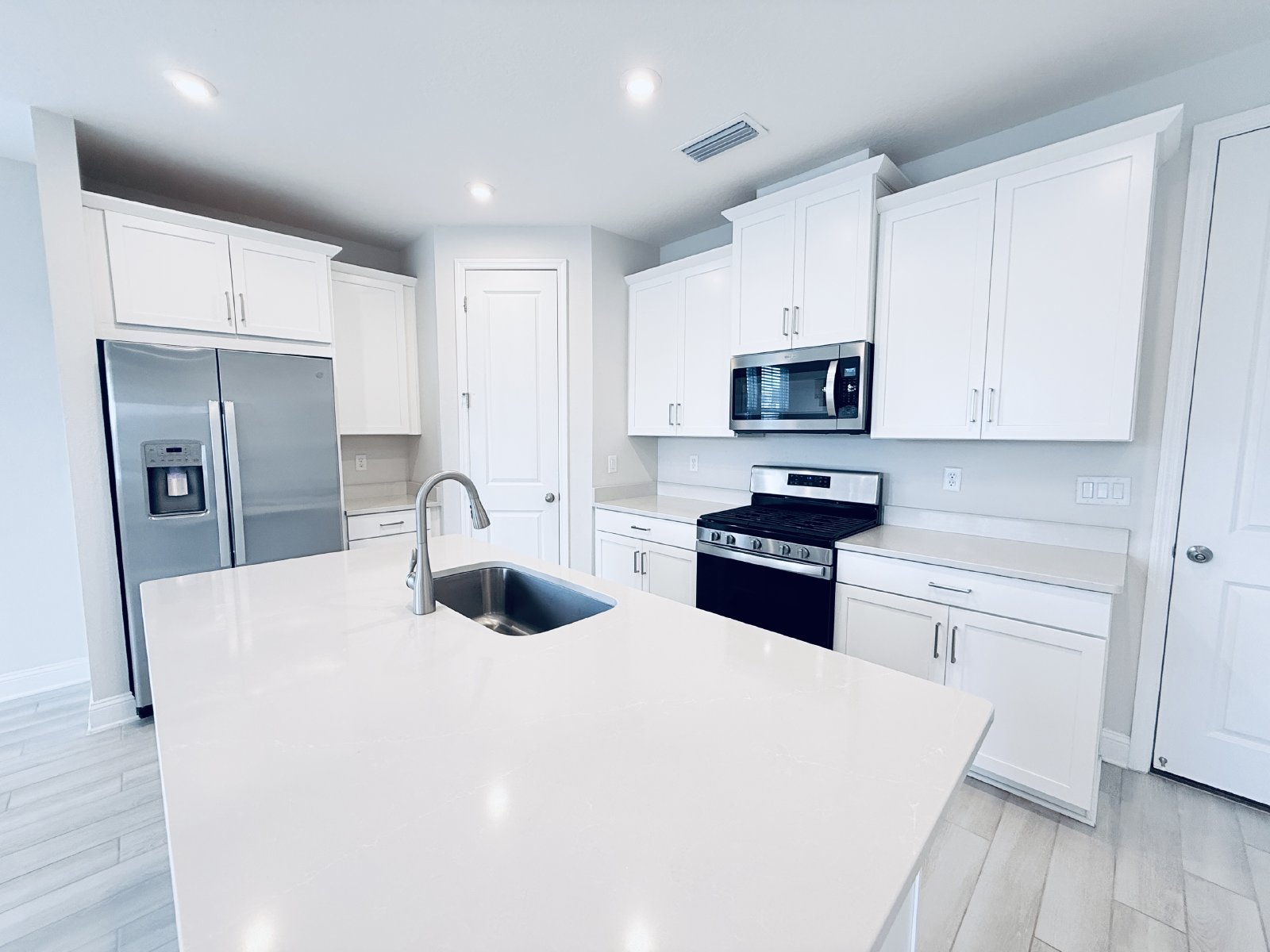 Practically New Townhome in Amazing Location! property image