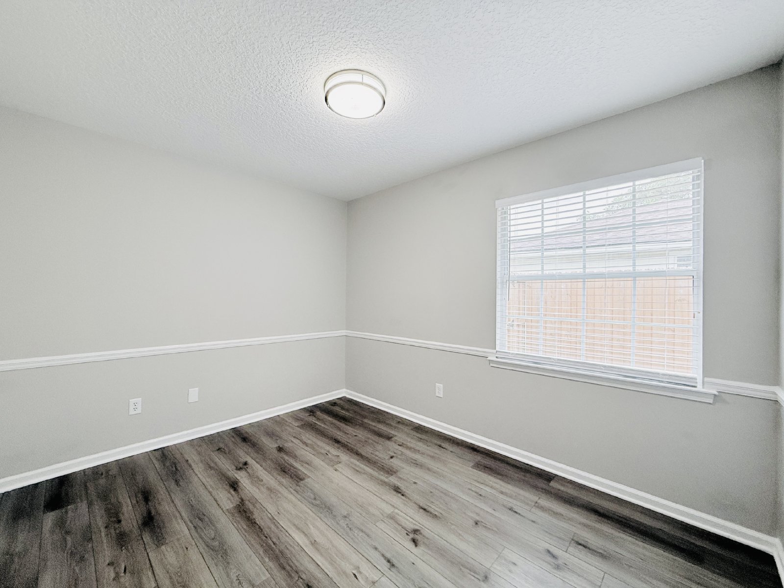 Single Family Home in the Heart of Mandarin! property image