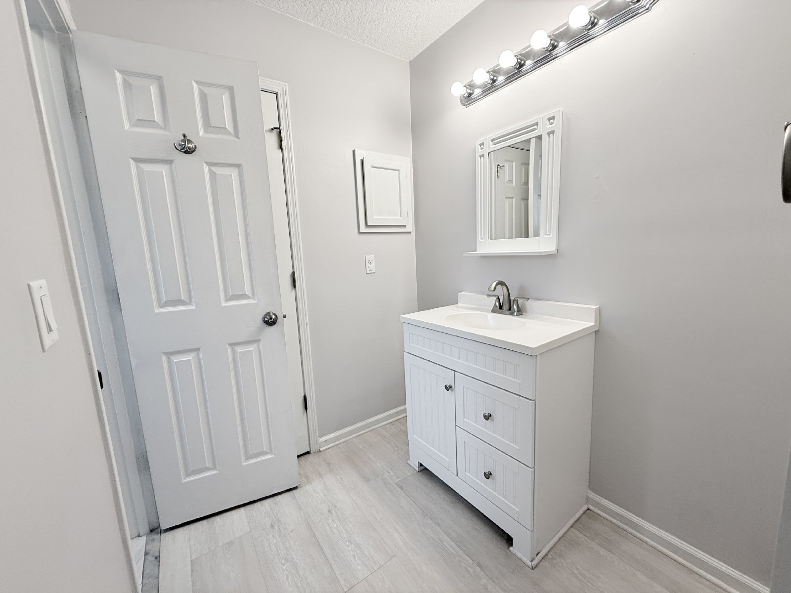 Single Family Home in the Heart of Mandarin! property image