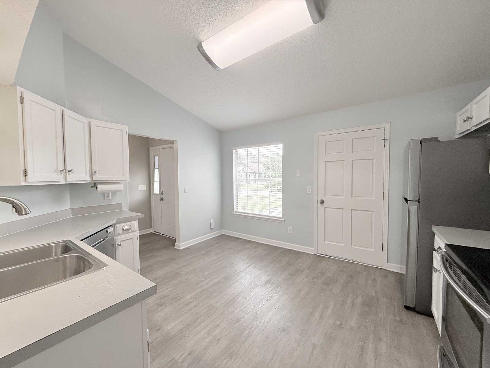 Single Family Home in the Heart of Mandarin! property image