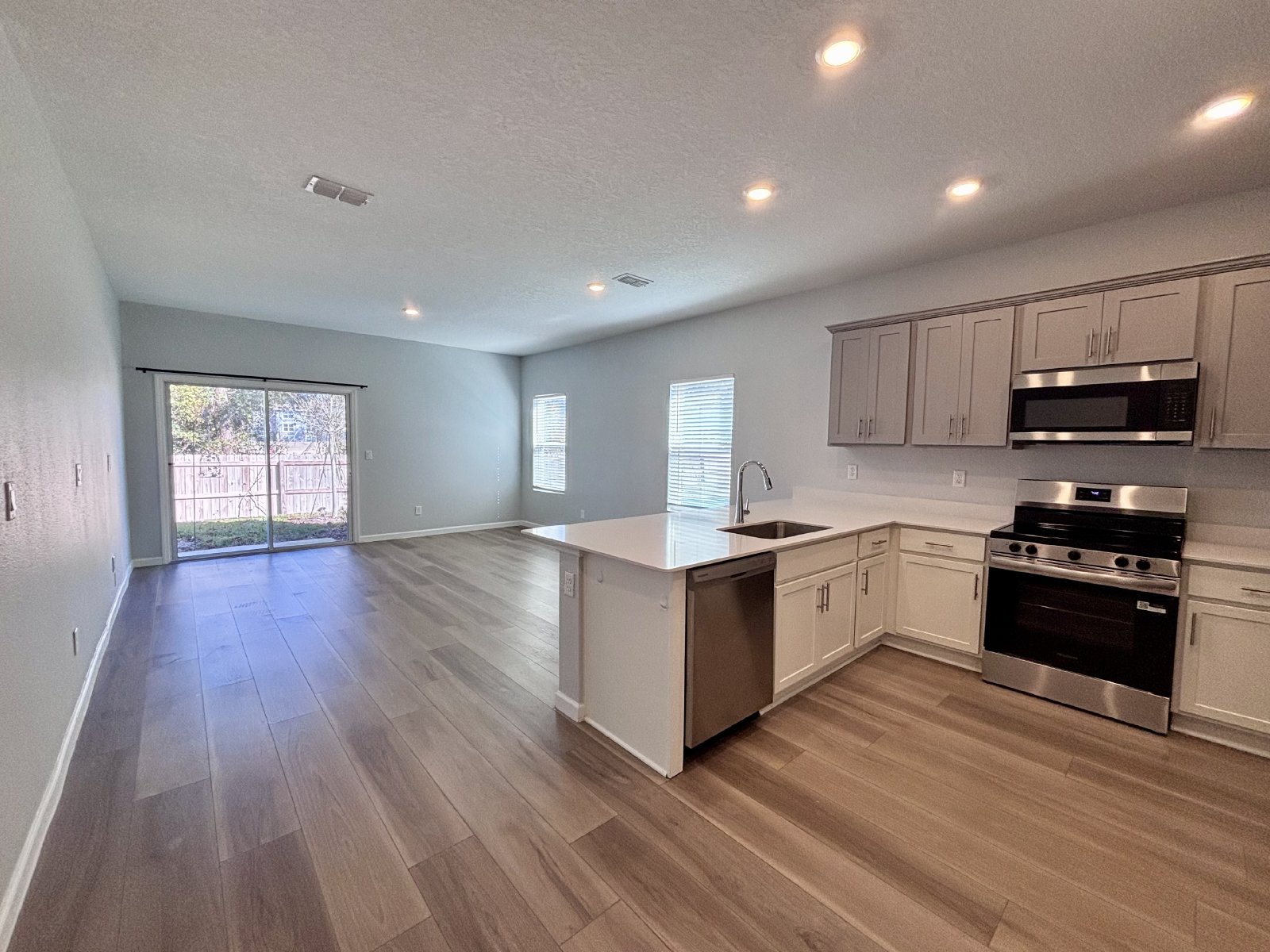 Newer Townhome in Orange Park property image