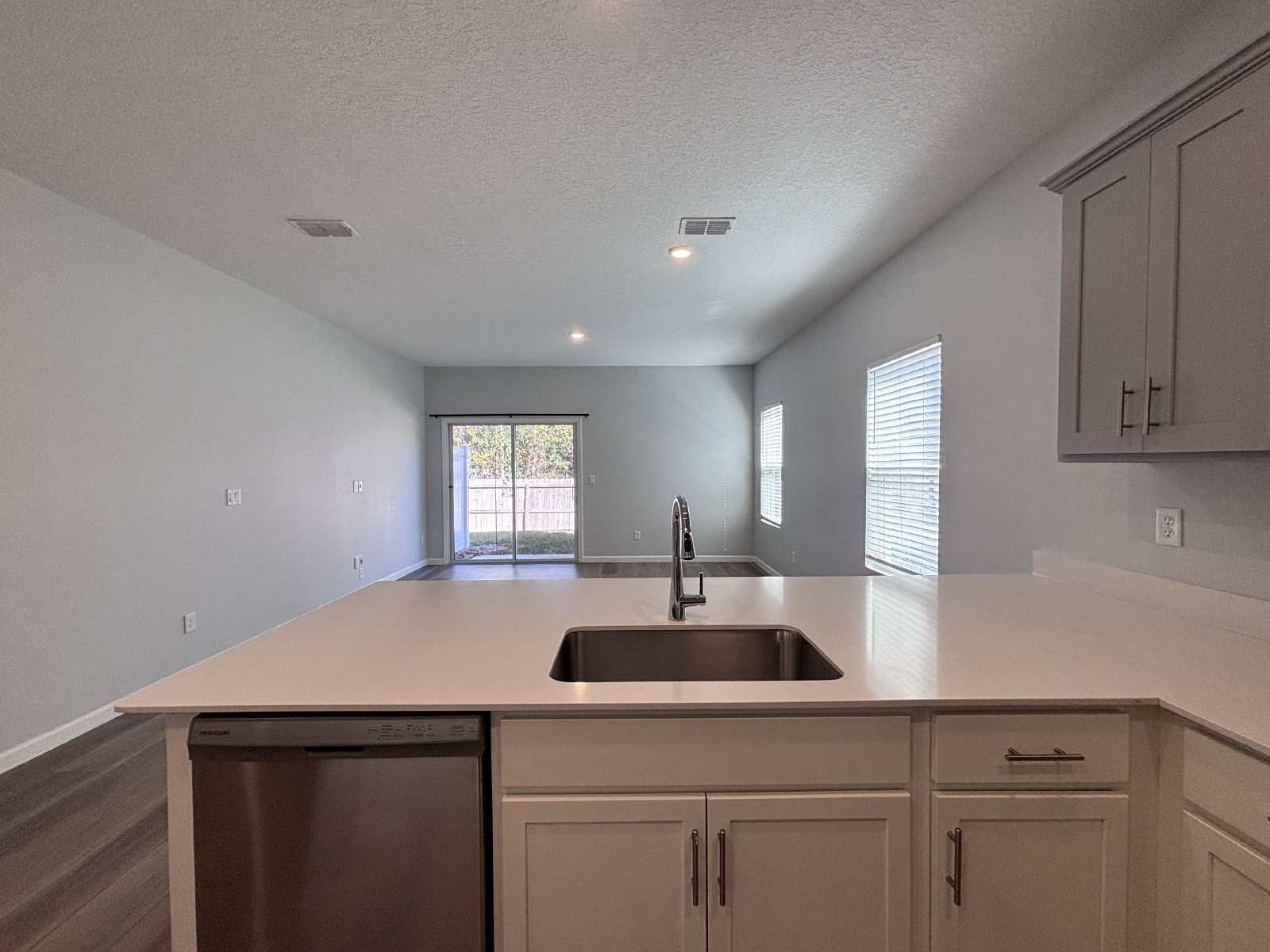 Newer Townhome in Orange Park property image