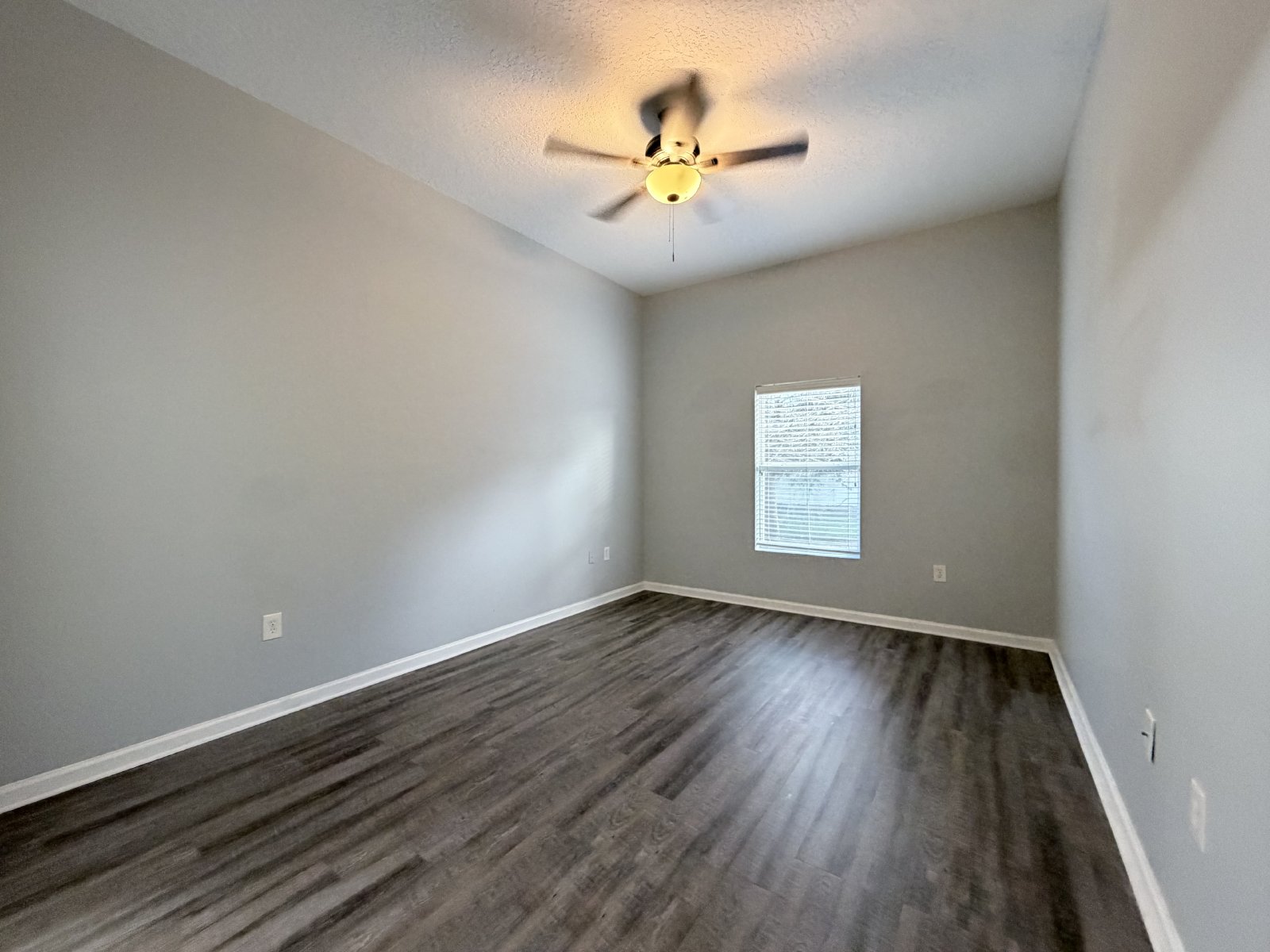 Beautifully Remodeled 2 / 2 In Merrill Pines Gated Community! property image