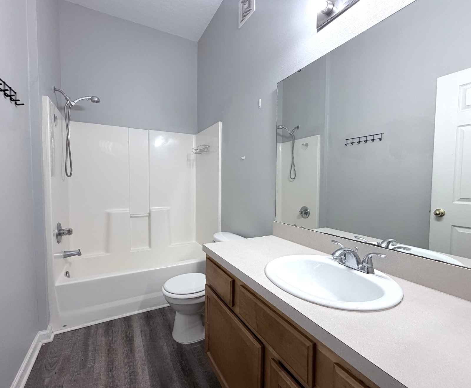 Beautifully Remodeled 2 / 2 In Merrill Pines Gated Community! property image