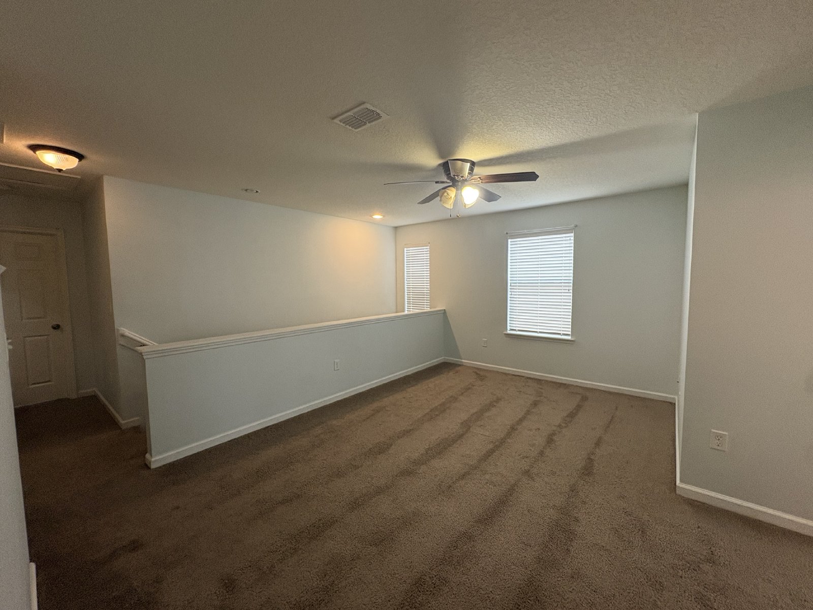 Great Opportunity- Oakleaf Townhome with 2 Car Garage! property image