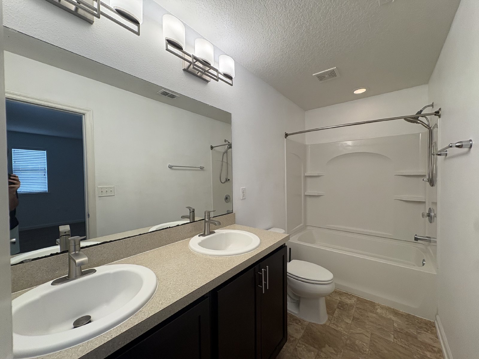 Great Opportunity- Oakleaf Townhome with 2 Car Garage! property image