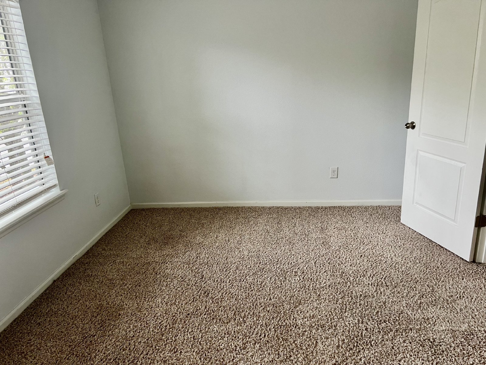 Large townhome in great location property image