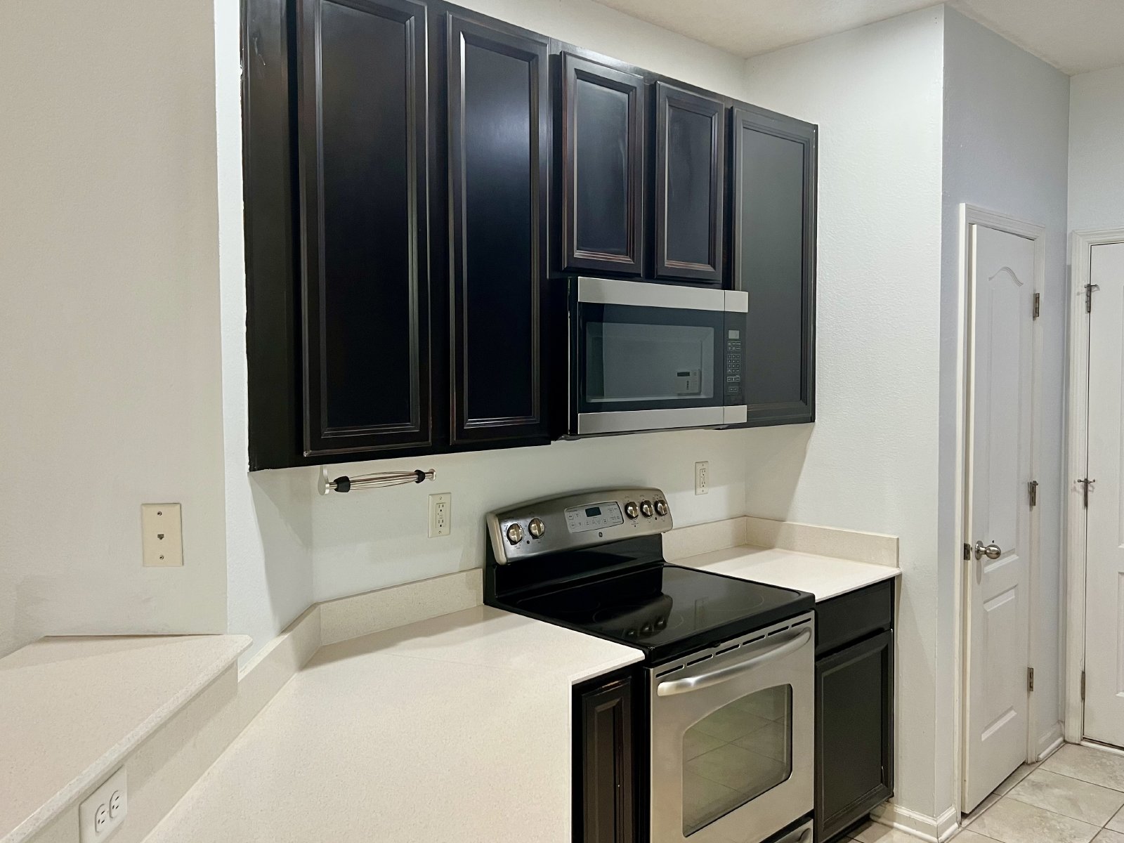 Large townhome in great location property image