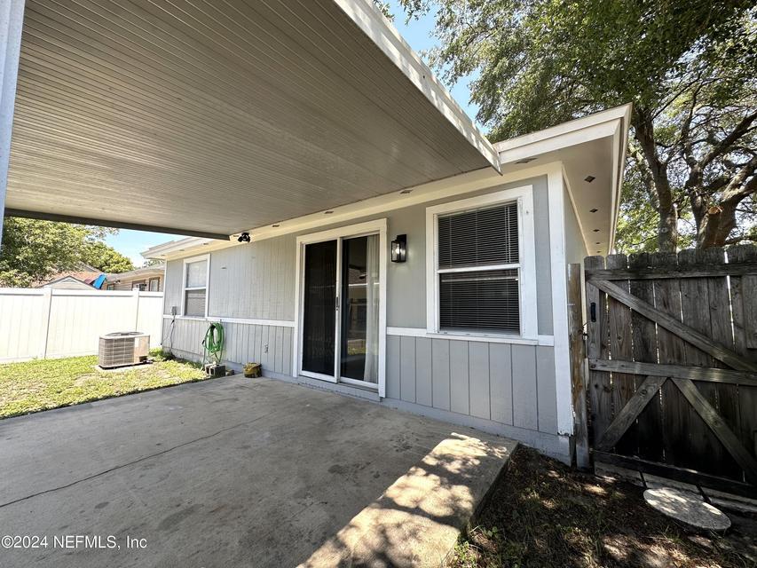 Charming 3 Bed / 2 Bath Home with Open Floor Plan & Fenced Yard! property image