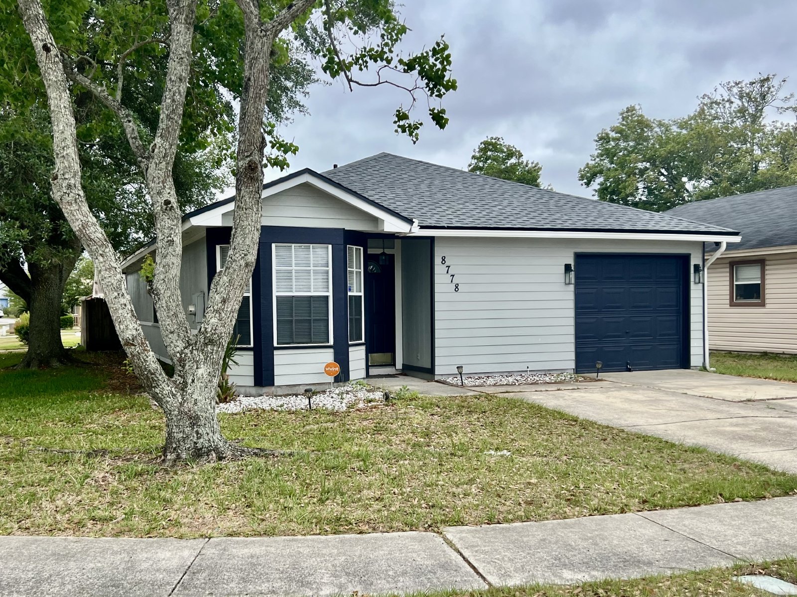 Charming 3 Bed / 2 Bath Home with Open Floor Plan & Fenced Yard! property image