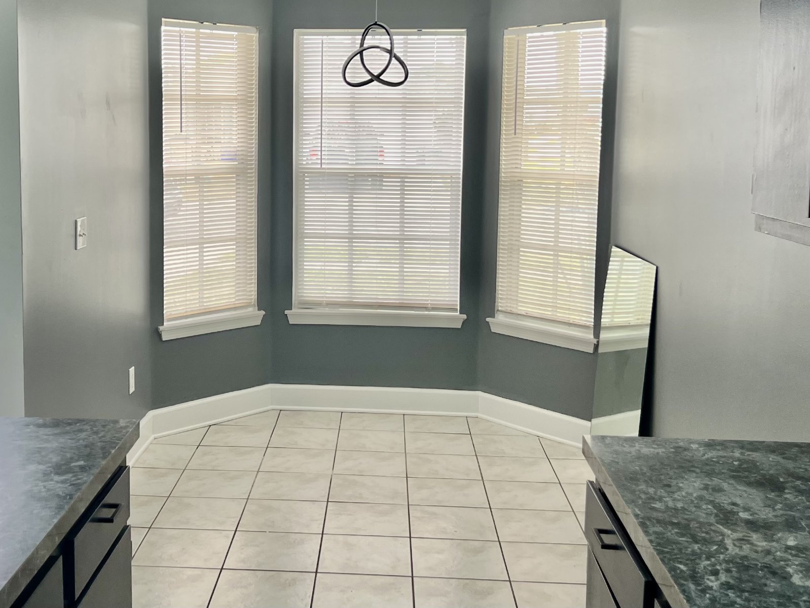 Charming 3 Bed / 2 Bath Home with Open Floor Plan & Fenced Yard! property image