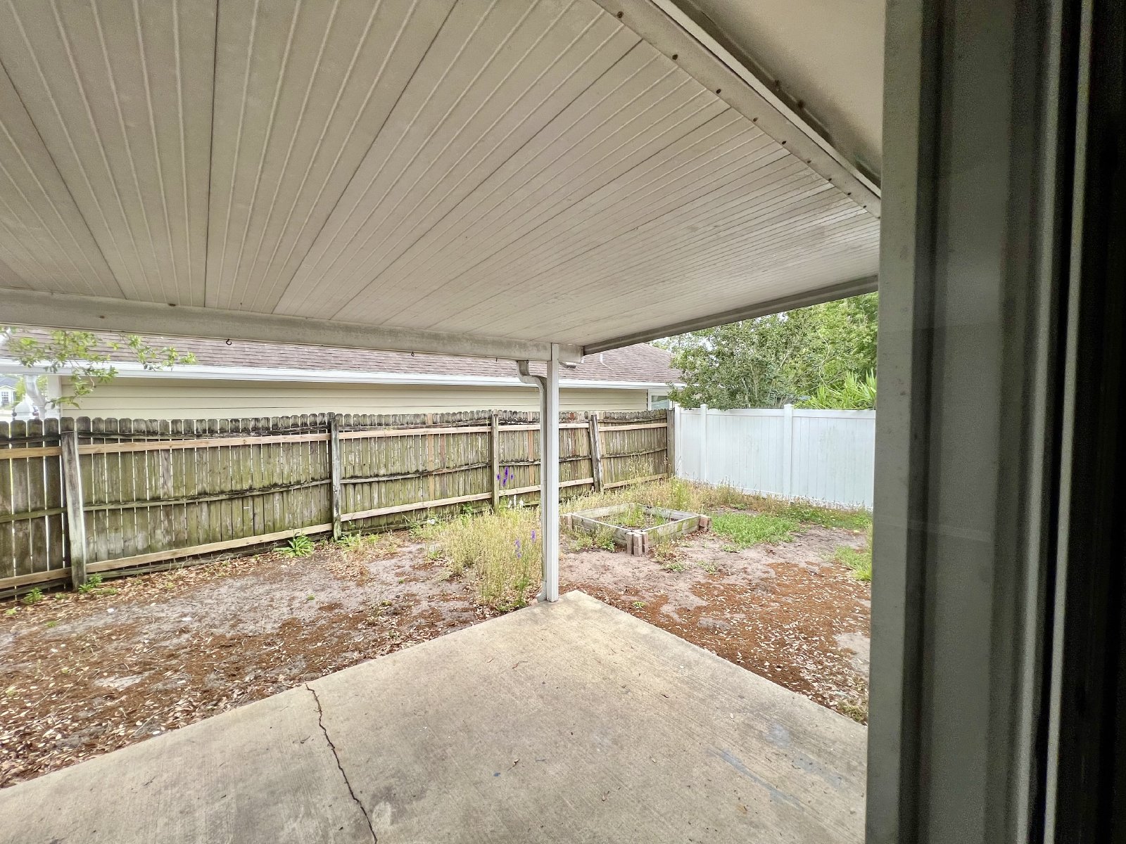 Charming 3 Bed / 2 Bath Home with Open Floor Plan & Fenced Yard! property image