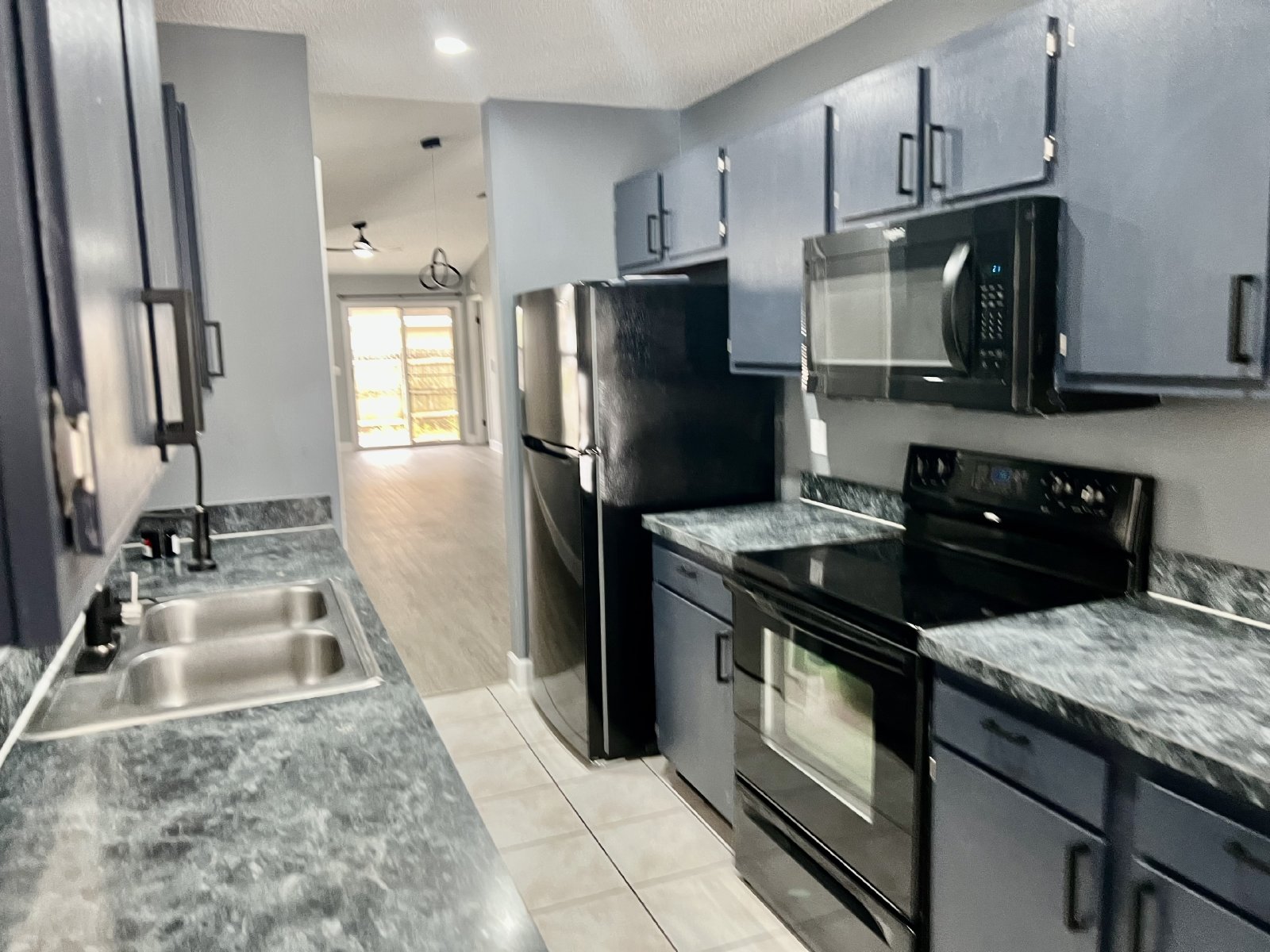 Charming 3 Bed / 2 Bath Home with Open Floor Plan & Fenced Yard! property image