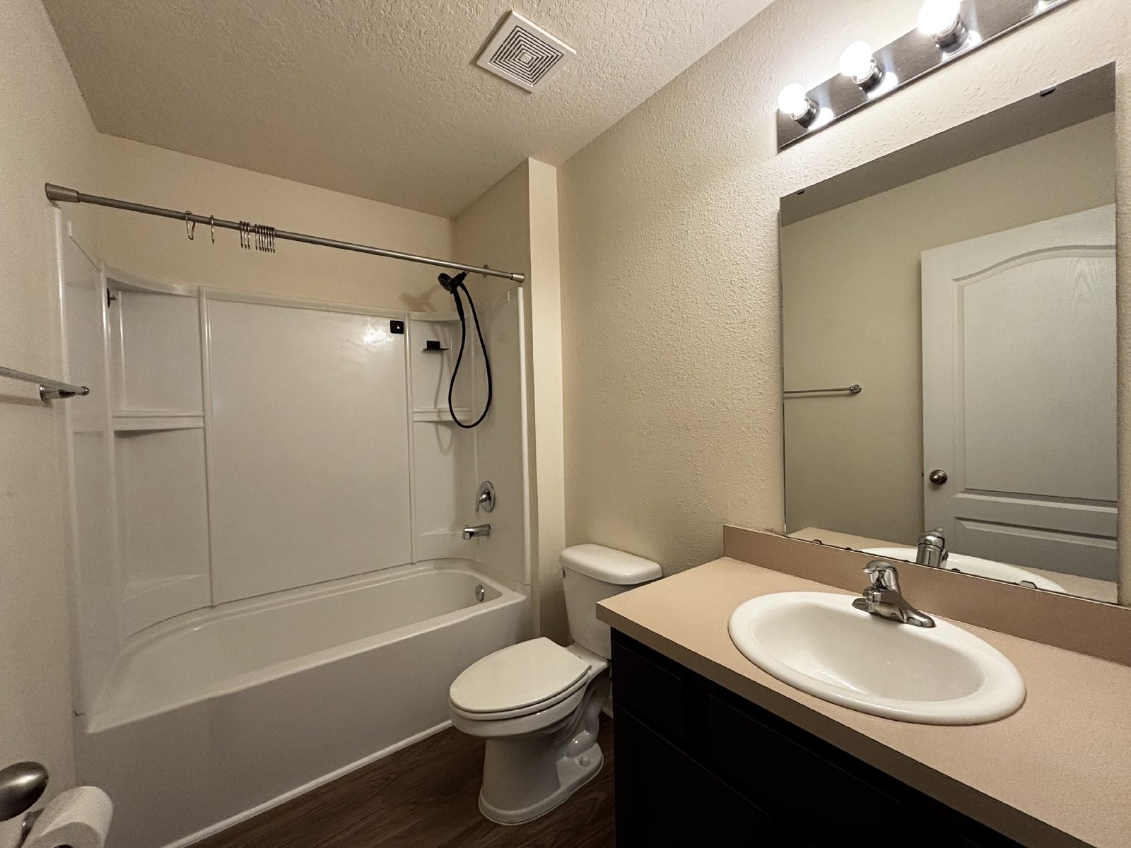 Hidden Gem, New Carpet property image