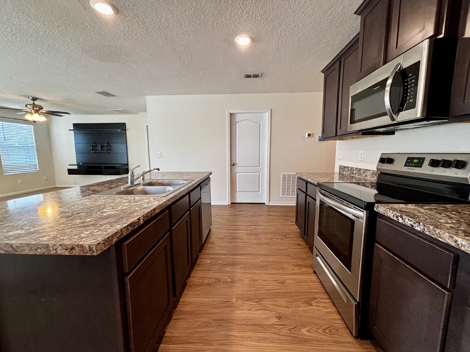 Hidden Gem, New Carpet property image