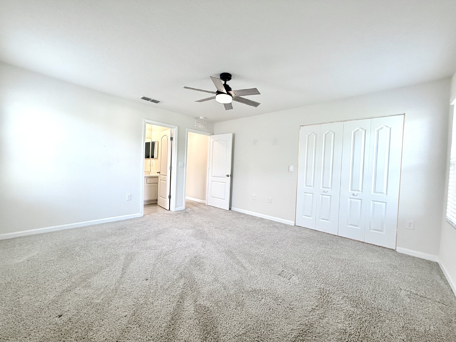 Townhome in Ideal Location property image