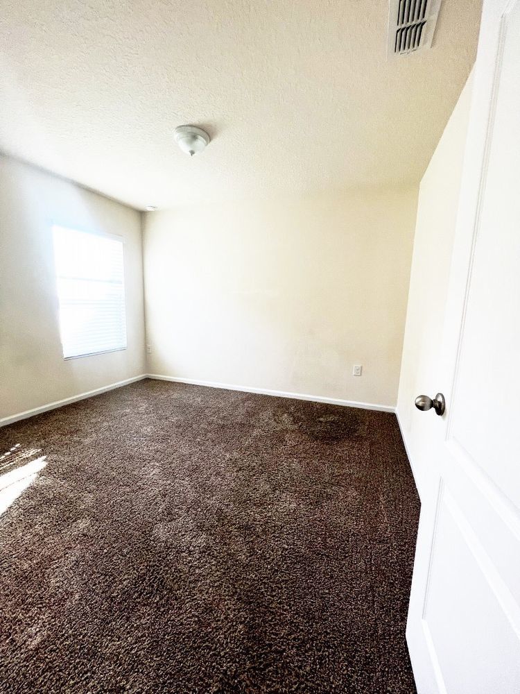 Like New 3/2 Northside home property image